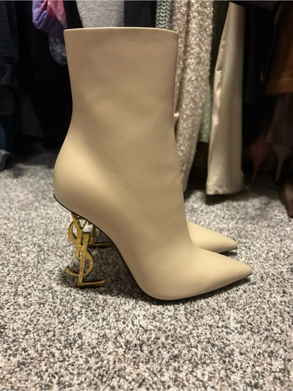 Saint Laurent Beige Opyum Booties with YSL emblem. - Picture 4 of 10